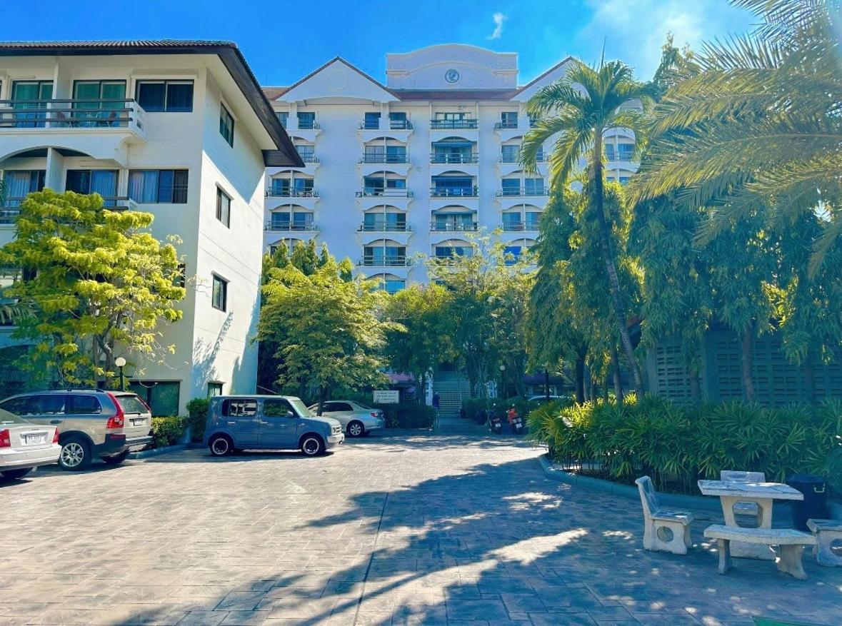 Studio Apartment Diana Estate Condominium Pattaya Exterior photo